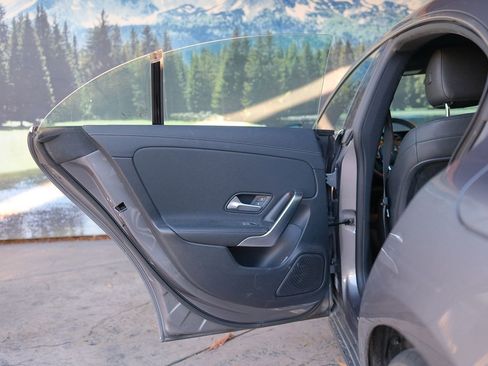 Used 2021 Mercedes-Benz CLA 250 image 32