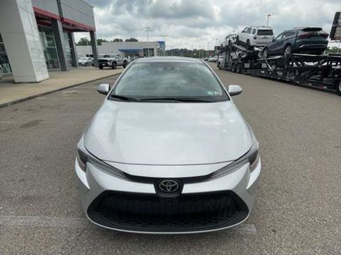 Certified 2021 Toyota Corolla LE image 1