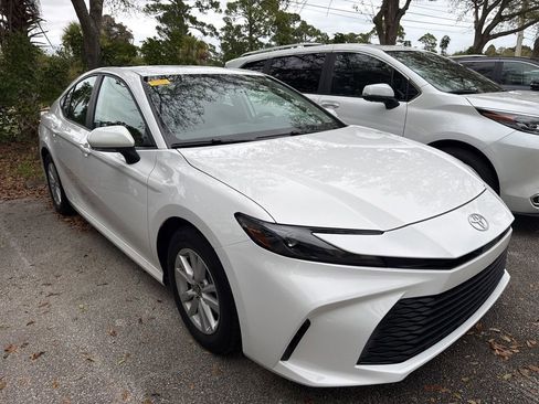 Used 2025 Toyota Camry LE w/ Convenience Package image 2