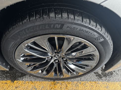 Used 2019 Lexus LS 500 w/ Interior Upgrade Package RWD image 5