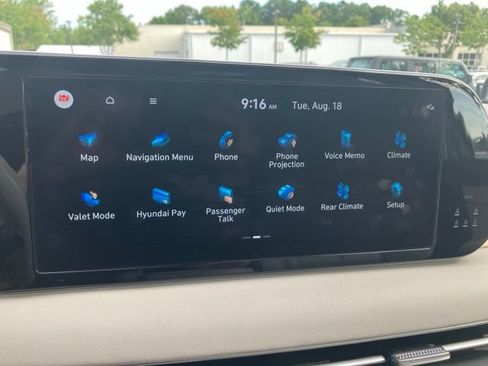 Used 2023 Hyundai Palisade Limited w/ Winter Package AWD/4WD image 13