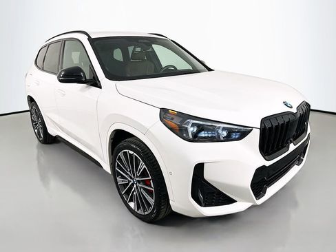 Used 2025 BMW X1 xDrive28i w/ Premium Package AWD/4WD image 3