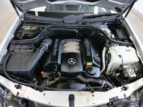 Used 2002 Mercedes-Benz CLK 320 Coupe image 9