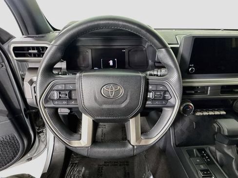Certified 2025 Toyota 4Runner SR5 AWD/4WD image 13