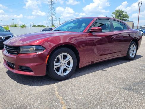 Used 2019 Dodge Charger SXT RWD image 1
