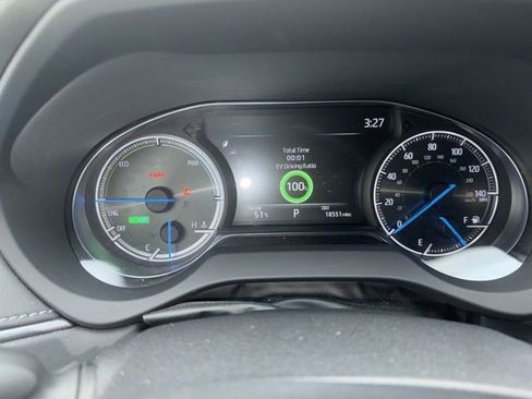 Used 2021 Toyota Venza XLE image 2