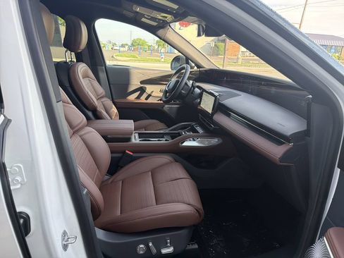 New 2026 Lincoln Nautilus Reserve AWD/4WD image 7