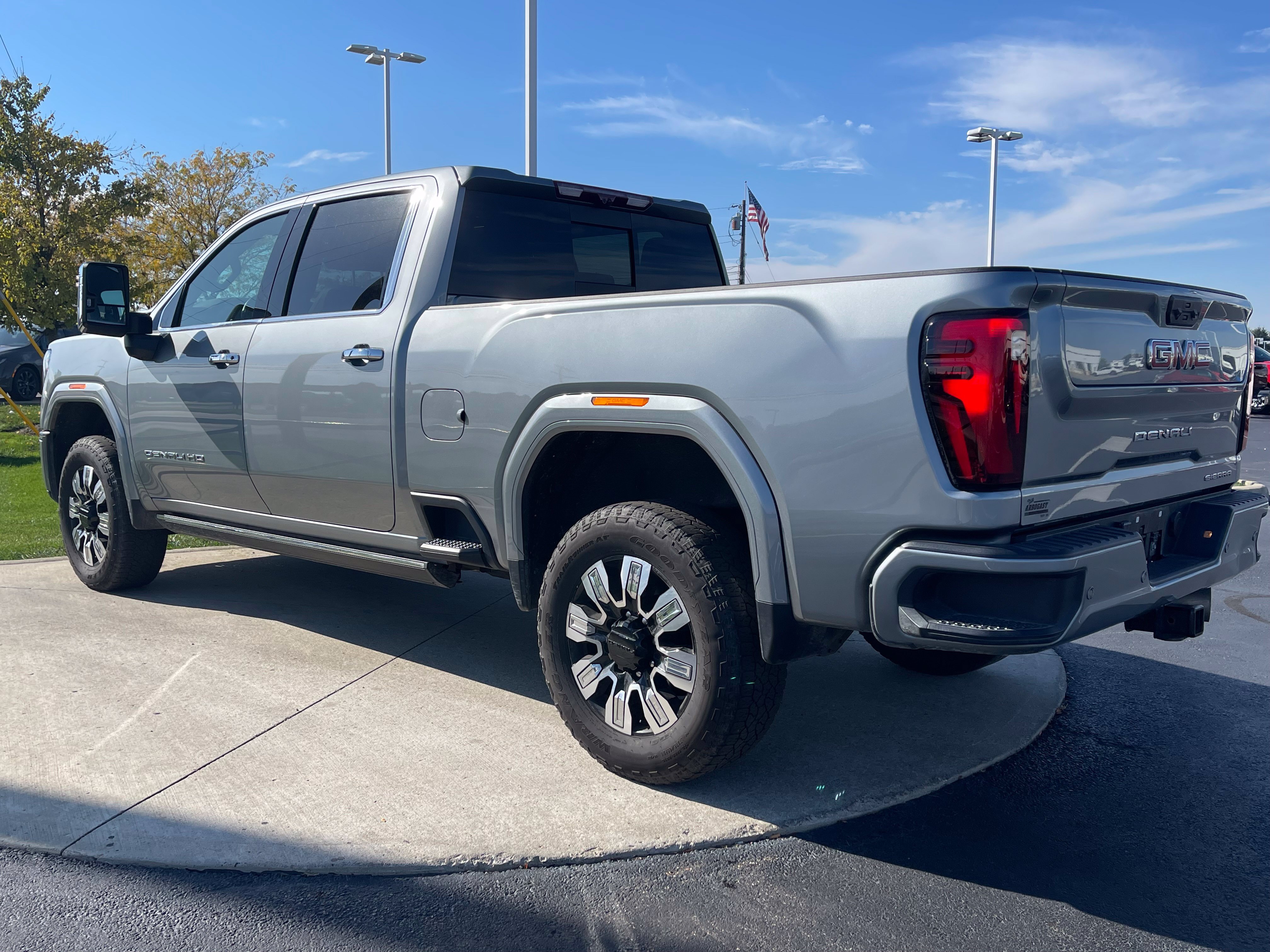 Used 2024 GMC Sierra 2500 Denali w/ Denali Reserve Package AWD/4WD image 5