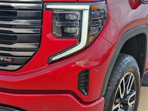 Used 2024 GMC Sierra 1500 AT4 w/ Technology Package AWD/4WD image 16