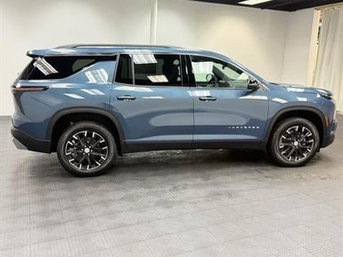 New 2026 Chevrolet Traverse LT w/ Sun and Wheel Package FWD image 8