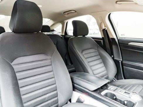 Used 2018 Ford Fusion SE w/ Fusion SE Technology Package image 26