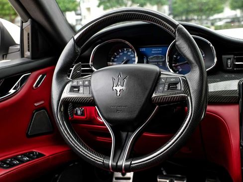 Used 2018 Maserati Quattroporte S GranSport Q4 AWD/4WD image 17