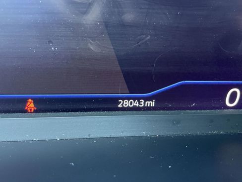 Used 2023 Volkswagen Taos SEL image 34