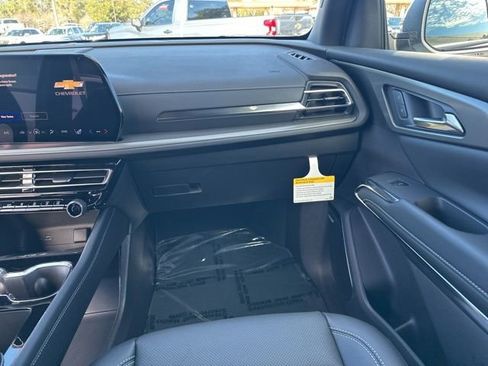 New 2026 Chevrolet Traverse LT w/ Enhanced Driving Package image 4