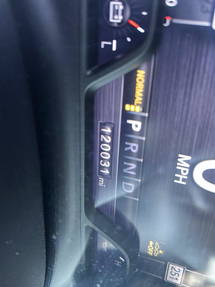 Used 2019 RAM 1500 Laramie AWD/4WD image 16