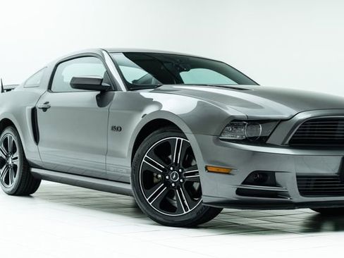 Used 2013 Ford Mustang GT Premium image 3