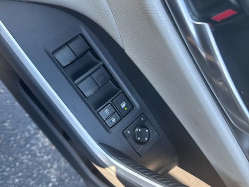 Used 2019 Toyota RAV4 XLE w/ Convenience Package AWD/4WD image 10