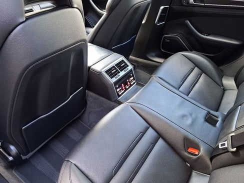 Certified 2023 Porsche Panamera 4 Platinum Edition image 16