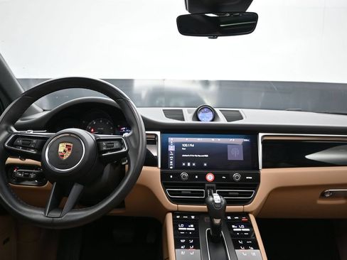 Used 2024 Porsche Macan AWD/4WD image 19