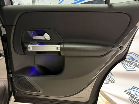 Used 2020 Mercedes-Benz GLB 250 4MATIC w/ Premium Package image 22