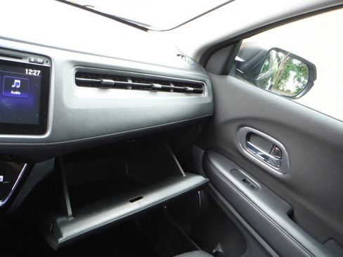 Used 2017 Honda HR-V EX image 21