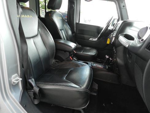 Used 2013 Jeep Wrangler Unlimited Sahara w/ Connectivity Group image 11