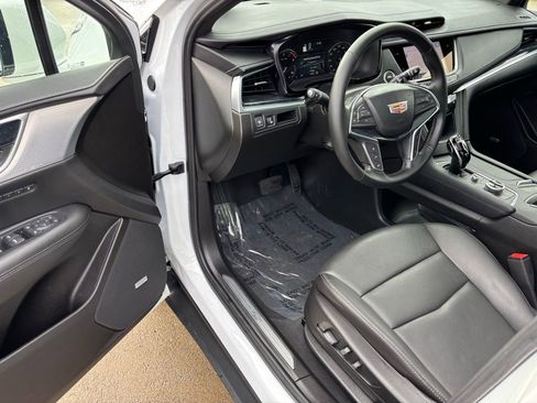 Used 2025 Cadillac XT5 Premium Luxury image 8