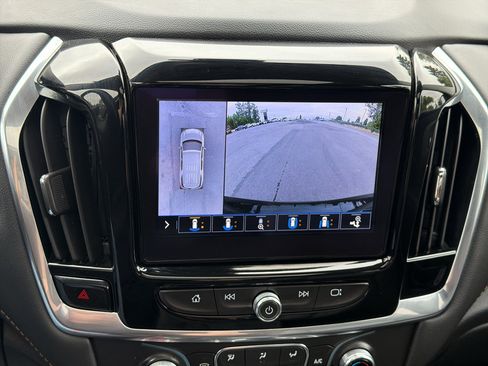 Used 2021 Chevrolet Traverse RS w/ LPO, Floor Liner Package AWD/4WD image 9