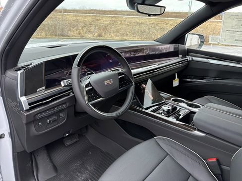 New 2026 Cadillac Escalade ESV Luxury image 11