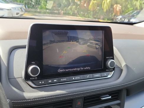 Certified 2023 Nissan Rogue SV FWD image 27