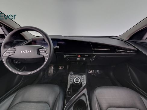 Used 2024 Kia Niro Wave FWD image 26