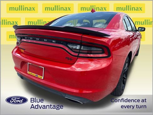 Used 2017 Dodge Charger R/T w/ Blacktop Package RWD image 4