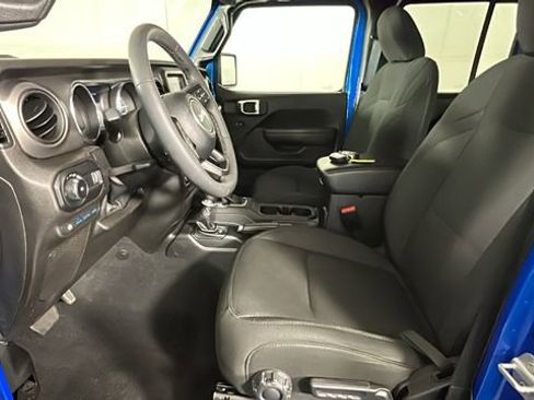 Used 2023 Jeep Wrangler Unlimited w/ Cold Weather Group AWD/4WD image 10