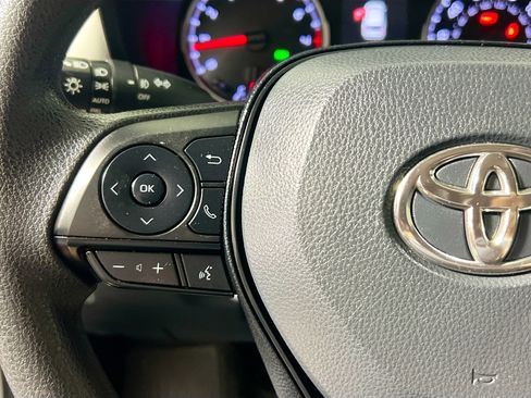 Used 2019 Toyota RAV4 XLE image 18