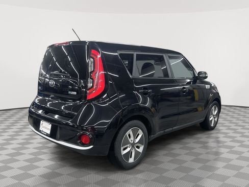 Used 2017 Kia Soul EV image 4