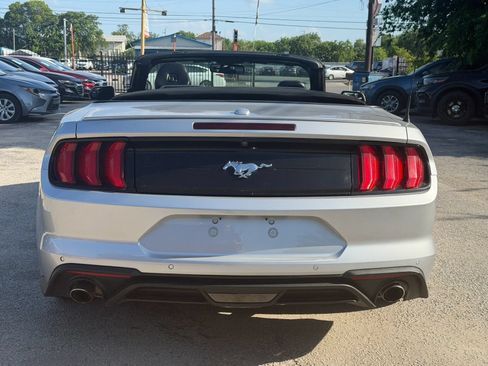 Used 2018 Ford Mustang Premium RWD image 7