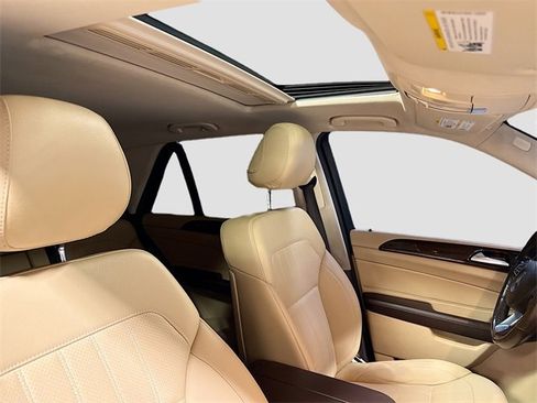 Used 2018 Mercedes-Benz GLE 350 4MATIC image 30