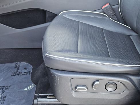 Certified 2022 Cadillac Escalade Sport RWD image 26