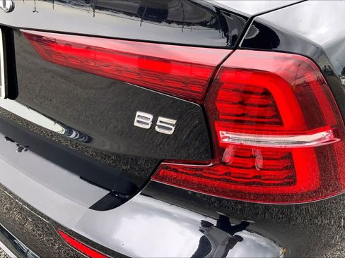Used 2024 Volvo S60 B5 Plus FWD image 30