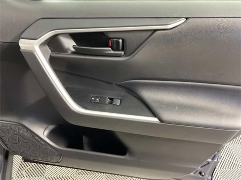Used 2021 Toyota RAV4 LE image 23