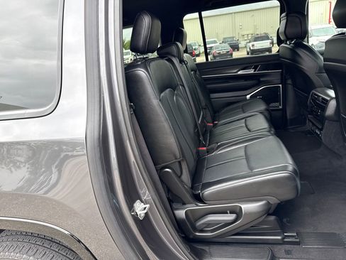 Used 2024 Jeep Wagoneer L Series II RWD image 25