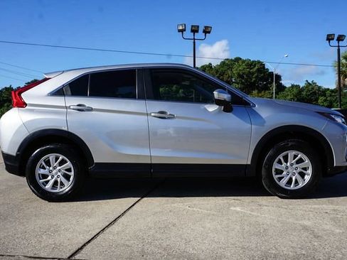 Used 2019 Mitsubishi Eclipse Cross ES FWD image 3