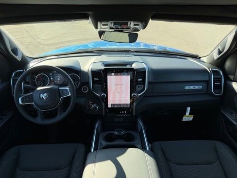 Used 2026 RAM 1500 4x4 Crew Cab image 11