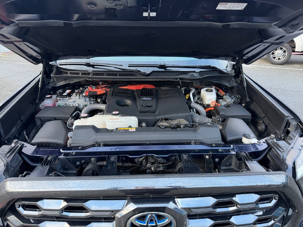 Used 2023 Toyota Tundra Platinum w/ Advanced Package AWD/4WD image 29