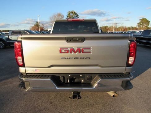 Used 2024 GMC Sierra 2500 Pro w/ Convenience Package image 3