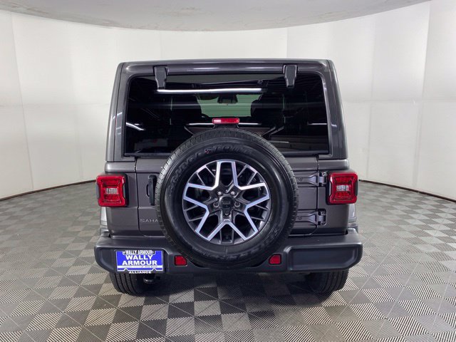 Used 2026 Jeep Wrangler Unlimited Sahara AWD/4WD image 10