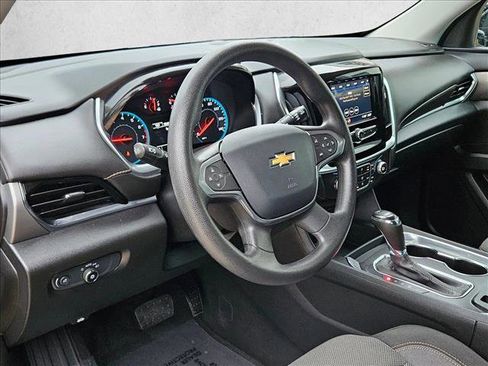 Used 2020 Chevrolet Traverse LS image 10