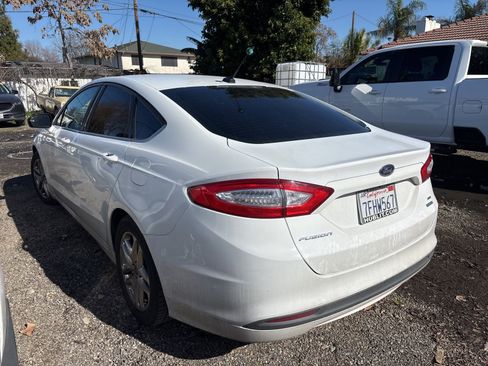 Used 2014 Ford Fusion SE image 3