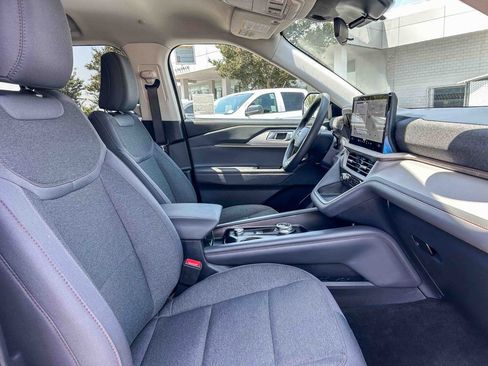 Used 2026 Ford Explorer Active RWD image 21
