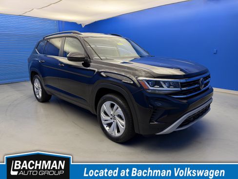 Used 2023 Volkswagen Atlas SE AWD/4WD image 1